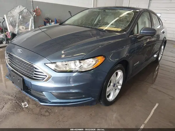 3FA6P0UU8JR235904 2018 FORD FUSION - Image 2