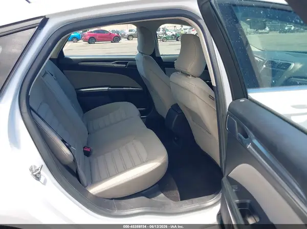 3FA6P0UU8JR243680 2018 FORD FUSION - Image 8