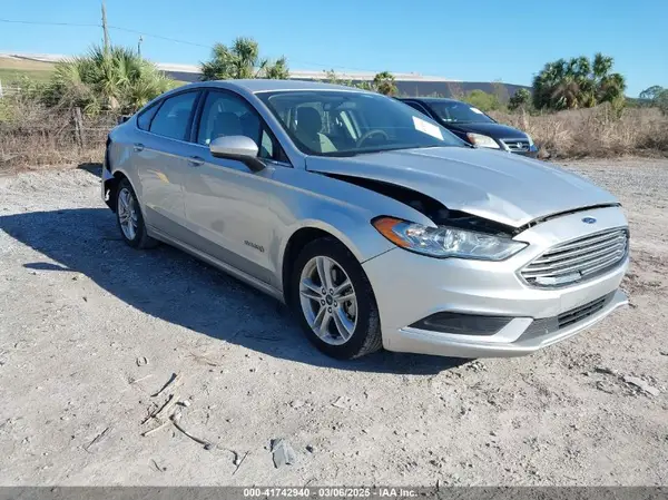 3FA6P0UU8JR244912 2018 FORD FUSION - Image 1