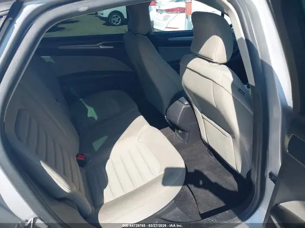 3FA6P0UU8JR254579 2018 FORD FUSION - Image 8