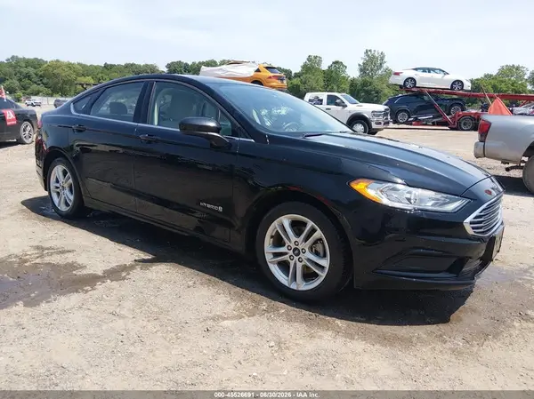 3FA6P0UU8JR261614 2018 FORD FUSION - Image 1