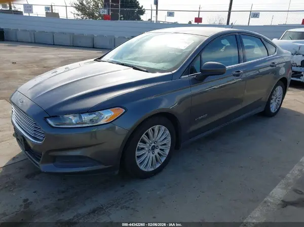 3FA6P0UU9GR250985 2016 FORD FUSION - Image 2