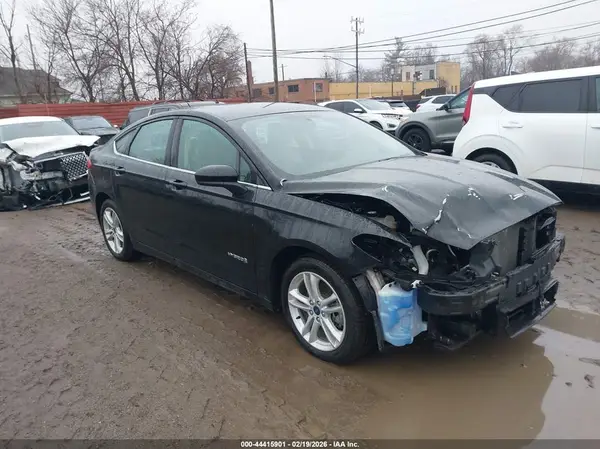 3FA6P0UU9JR100902 2018 FORD FUSION - Image 1