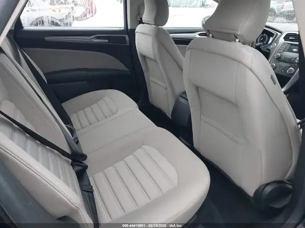 3FA6P0UU9JR100902 2018 FORD FUSION - Image 8