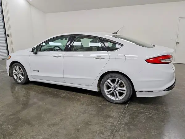 3FA6P0UU9JR122558 2018 FORD FUSION - Image 2