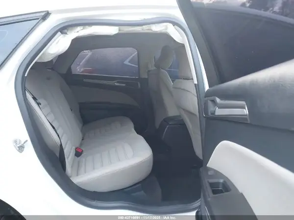 3FA6P0UU9JR122950 2018 FORD FUSION - Image 8