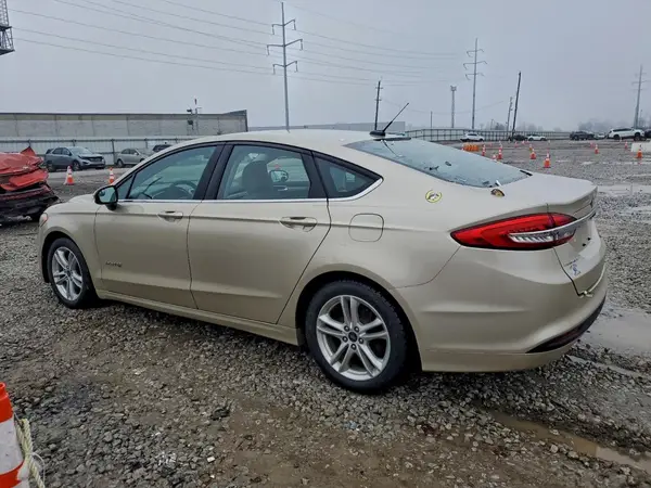 3FA6P0UU9JR145547 2018 FORD FUSION - Image 2