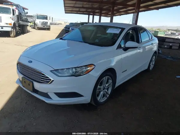 3FA6P0UU9JR211787 2018 FORD FUSION - Image 2