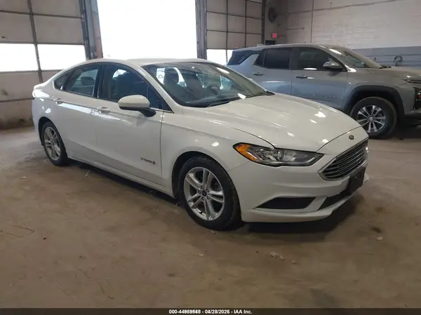 3FA6P0UU9JR243557 2018 FORD FUSION - Image 1