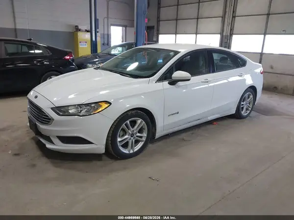 3FA6P0UU9JR243557 2018 FORD FUSION - Image 2