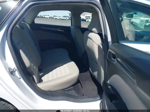 3FA6P0UU9JR254610 2018 FORD FUSION - Image 8