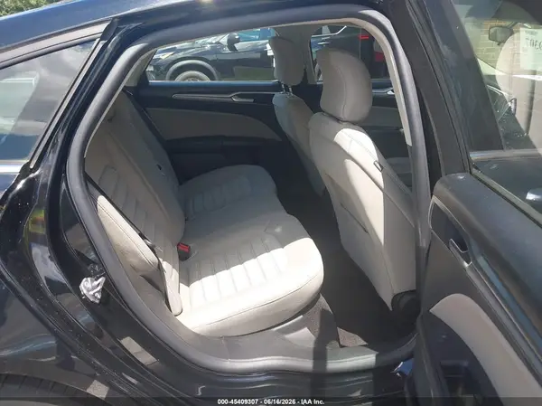3FA6P0UU9JR261637 2018 FORD FUSION - Image 8