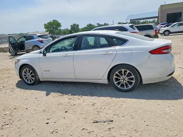 3FA6P0UUXHR132882 2017 FORD FUSION - Image 2