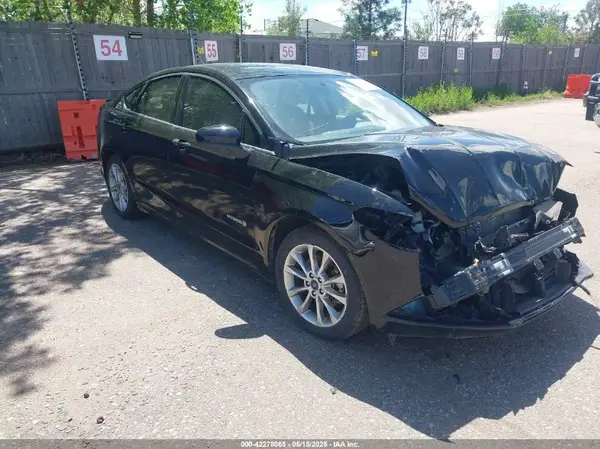 3FA6P0UUXHR172055 2017 FORD FUSION - Image 1