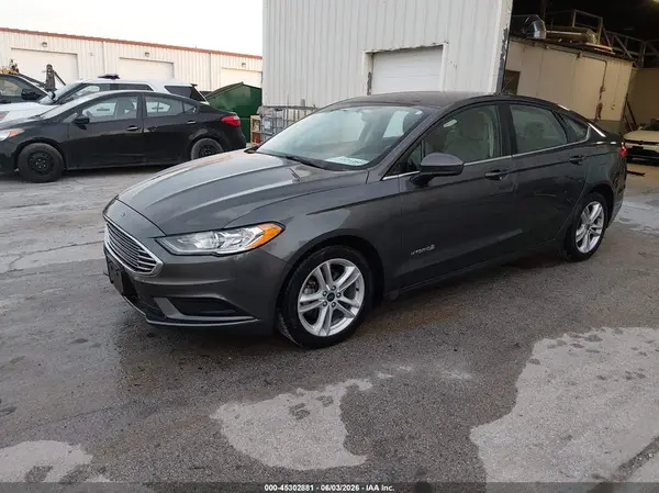 3FA6P0UUXJR100259 2018 FORD FUSION - Image 2