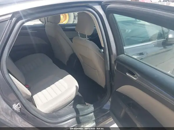 3FA6P0UUXJR100259 2018 FORD FUSION - Image 8