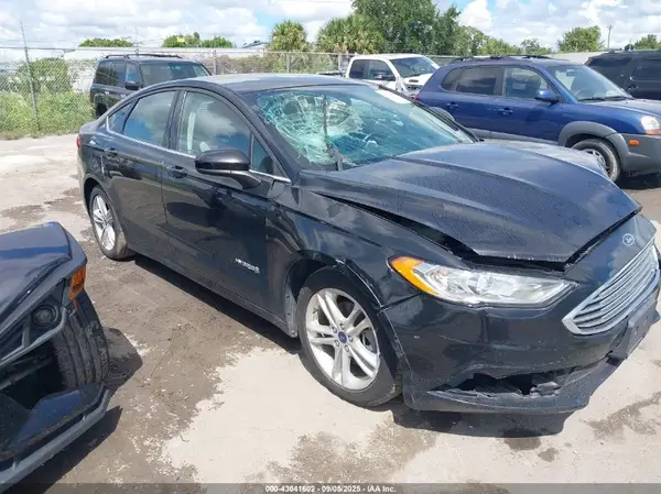 3FA6P0UUXJR122925 2018 FORD FUSION - Image 1