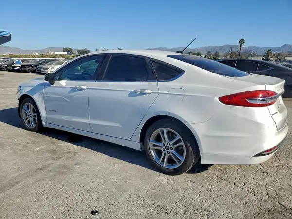 3FA6P0UUXJR235760 2018 FORD FUSION - Image 2