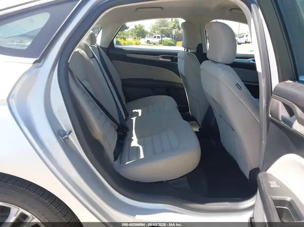 3FA6P0UUXJR243602 2018 FORD FUSION - Image 8