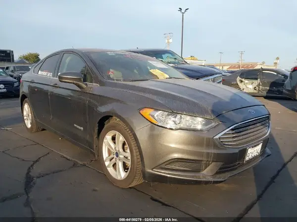 3FA6P0UUXJR244829 2018 FORD FUSION - Image 1