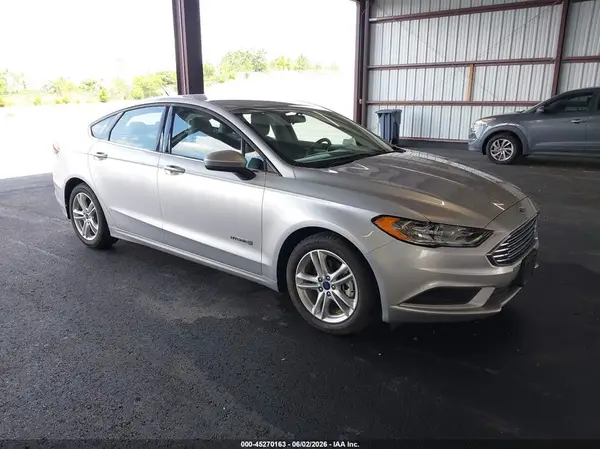 3FA6P0UUXJR258083 2018 FORD FUSION - Image 1
