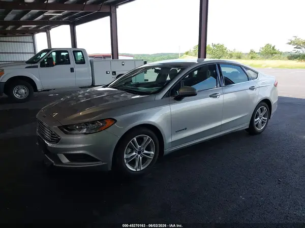 3FA6P0UUXJR258083 2018 FORD FUSION - Image 2