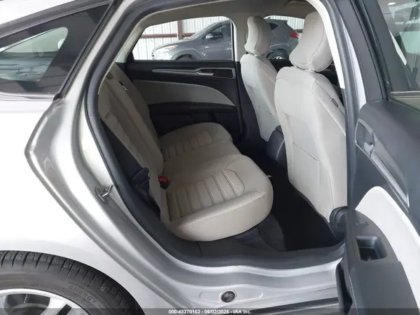3FA6P0UUXJR258083 2018 FORD FUSION - Image 8