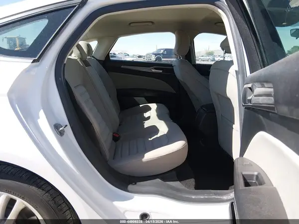 3FA6P0UUXJR273697 2018 FORD FUSION - Image 8
