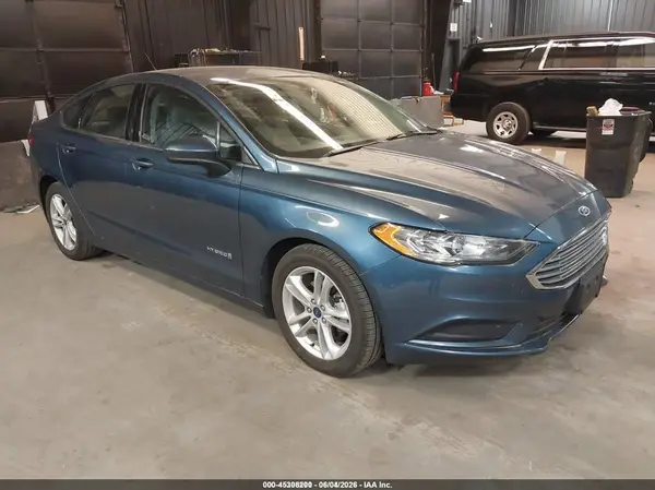 3FA6P0UUXJR282058 2018 FORD FUSION - Image 1