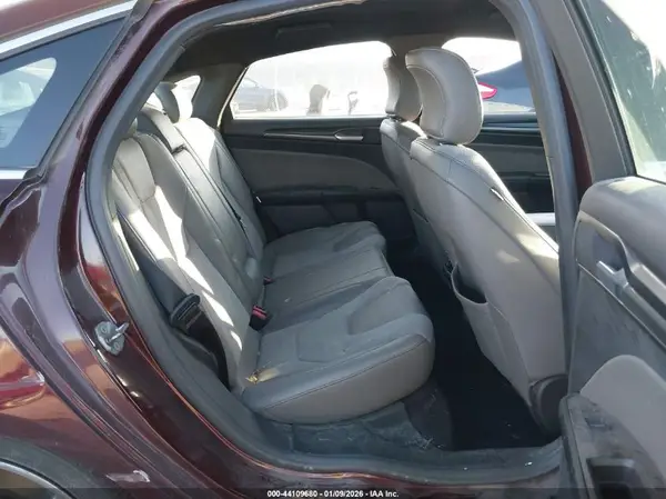 3FA6P0VP7HR100383 2017 FORD FUSION - Image 8