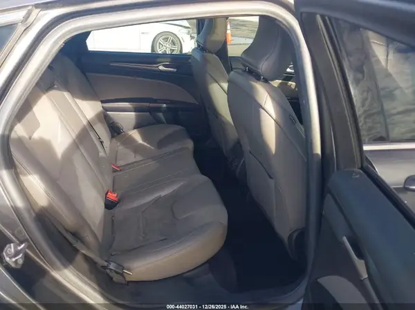 3FA6P0VP7HR157828 2017 FORD FUSION - Image 8