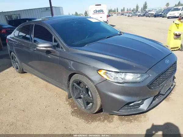 3FA6P0VP8HR335830 2017 FORD FUSION - Image 1