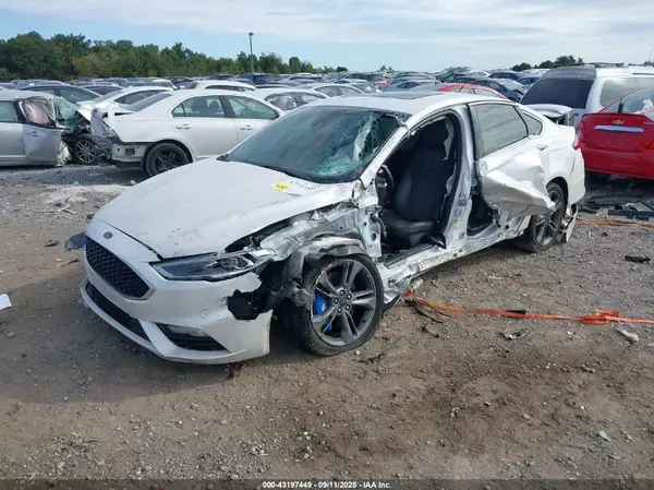 3FA6P0VP8JR152983 2018 FORD FUSION - Image 2
