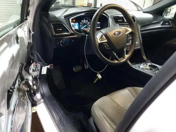 3FA6P0VP9HR185596 2017 FORD FUSION - Image 8