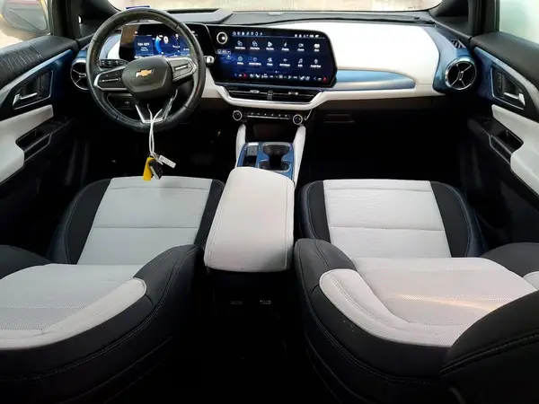 3GN7DLRP3SS111018 2025 CHEVROLET EQUINOX - Image 8