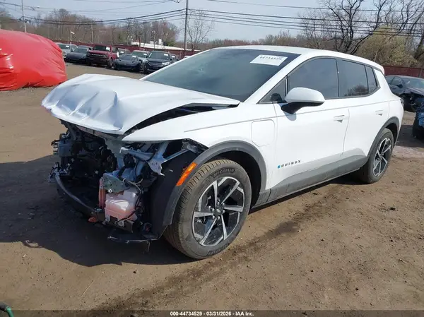 3GN7DLRP4SS124778 2025 CHEVROLET EQUINOX - Image 2