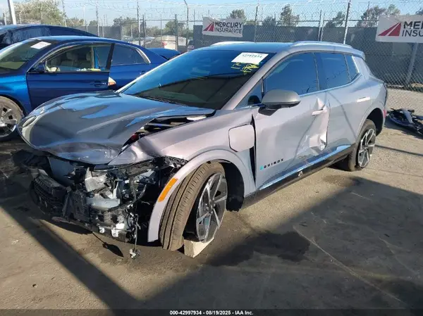 3GN7DLRP8SS172462 2025 CHEVROLET EQUINOX - Image 2