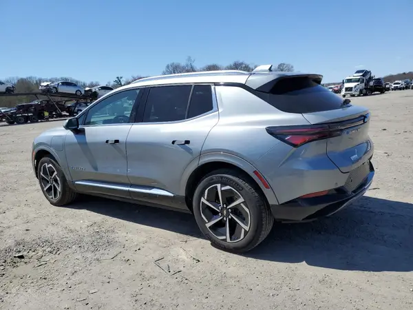 3GN7DLRR5RS265385 2024 CHEVROLET EQUINOX - Image 2