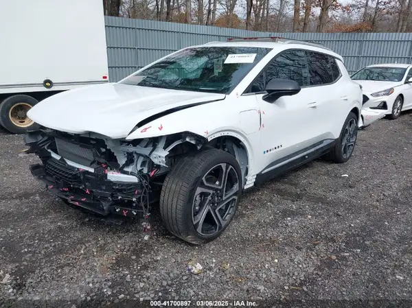 3GN7DMRP0RS295799 2024 CHEVROLET EQUINOX - Image 2
