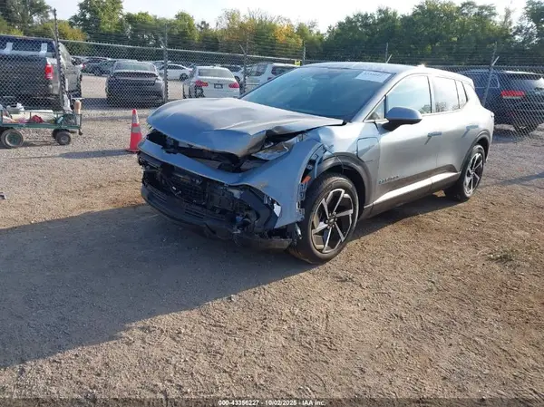 3GN7DMRP3SS235439 2025 CHEVROLET EQUINOX - Image 2