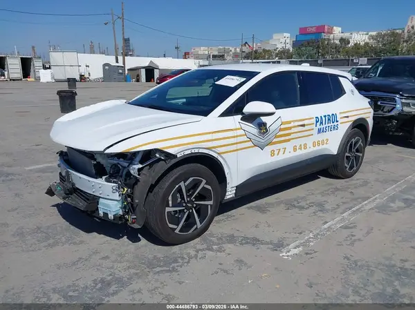 3GN7DMRP6SS260013 2025 CHEVROLET EQUINOX - Image 2