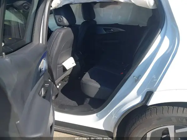 3GN7DNRP8SS208808 2025 CHEVROLET EQUINOX - Image 8