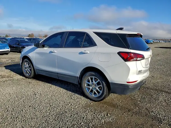 3GNAX5EG2RL262967 2024 CHEVROLET EQUINOX - Image 2