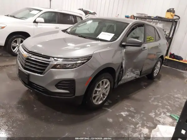 3GNAX5EG4RL302031 2024 CHEVROLET EQUINOX - Image 2
