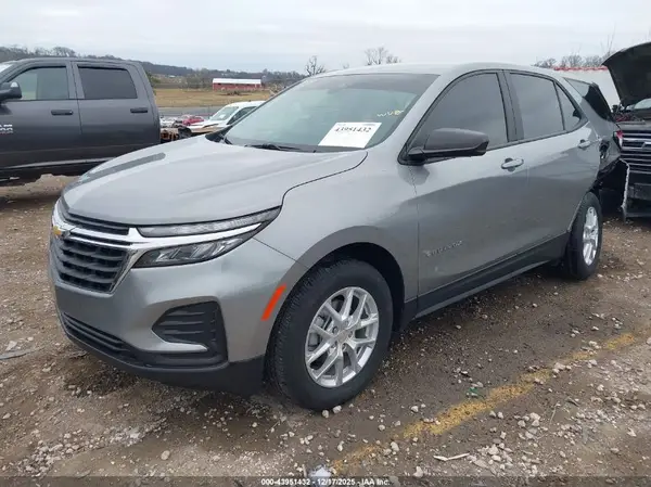 3GNAX5EG7RL302315 2024 CHEVROLET EQUINOX - Image 2