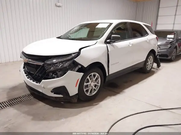 3GNAX5EG7RL303982 2024 CHEVROLET EQUINOX - Image 2
