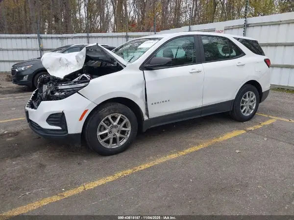 3GNAX5EV1NS147369 2022 CHEVROLET EQUINOX - Image 2