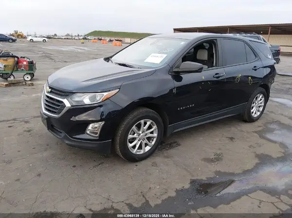 3GNAX5EV8LS729417 2020 CHEVROLET EQUINOX - Image 2