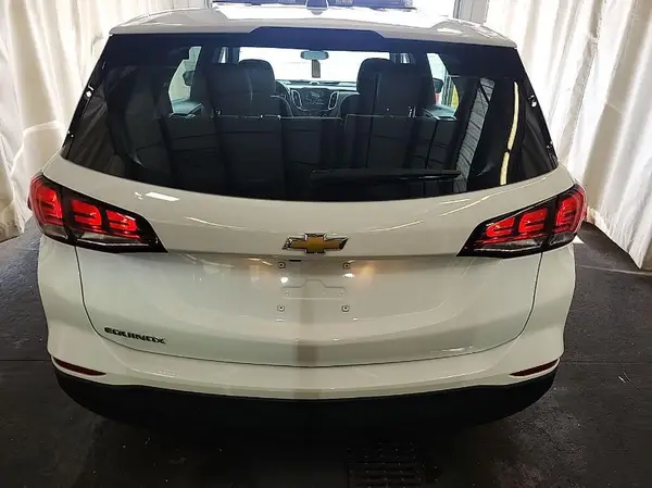 3GNAXFEG0RL259099 2024 CHEVROLET EQUINOX - Image 2