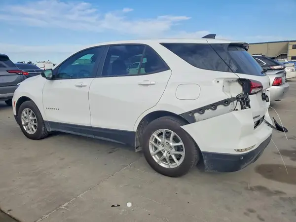 3GNAXFEG0RL289459 2024 CHEVROLET EQUINOX - Image 2